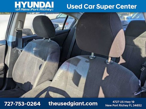 Used 2011 Nissan Altima 2.5 S FWD image 3