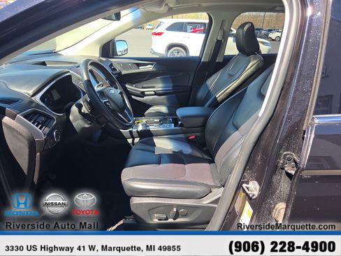 Used 2020 Ford Edge Titanium w/ Equipment Group 301A AWD/4WD image 15