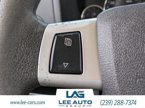 Used 2010 Jeep Commander Sport RWD image 18
