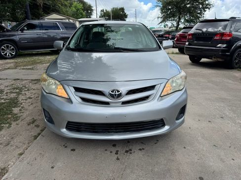 Used 2012 Toyota Corolla LE FWD image 2