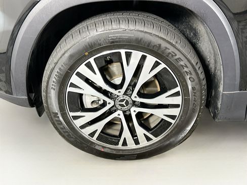 Used 2025 Mercedes-Benz GLB 250 image 11