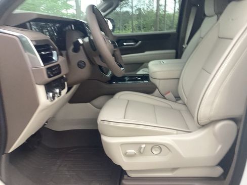 New 2026 GMC Yukon XL Denali w/ Advanced Technology Package RWD image 16