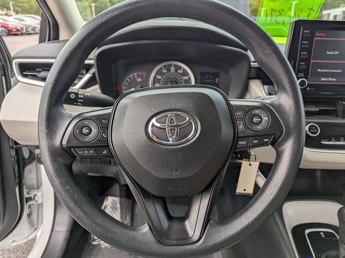 Used 2022 Toyota Corolla LE image 21