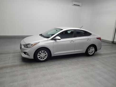 Used 2021 Hyundai Accent SEL image 2