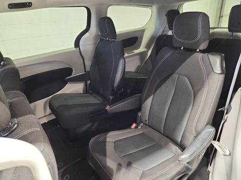 Used 2023 Chrysler Voyager LX FWD image 16