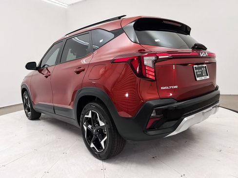 Certified 2025 Kia Seltos S FWD image 14