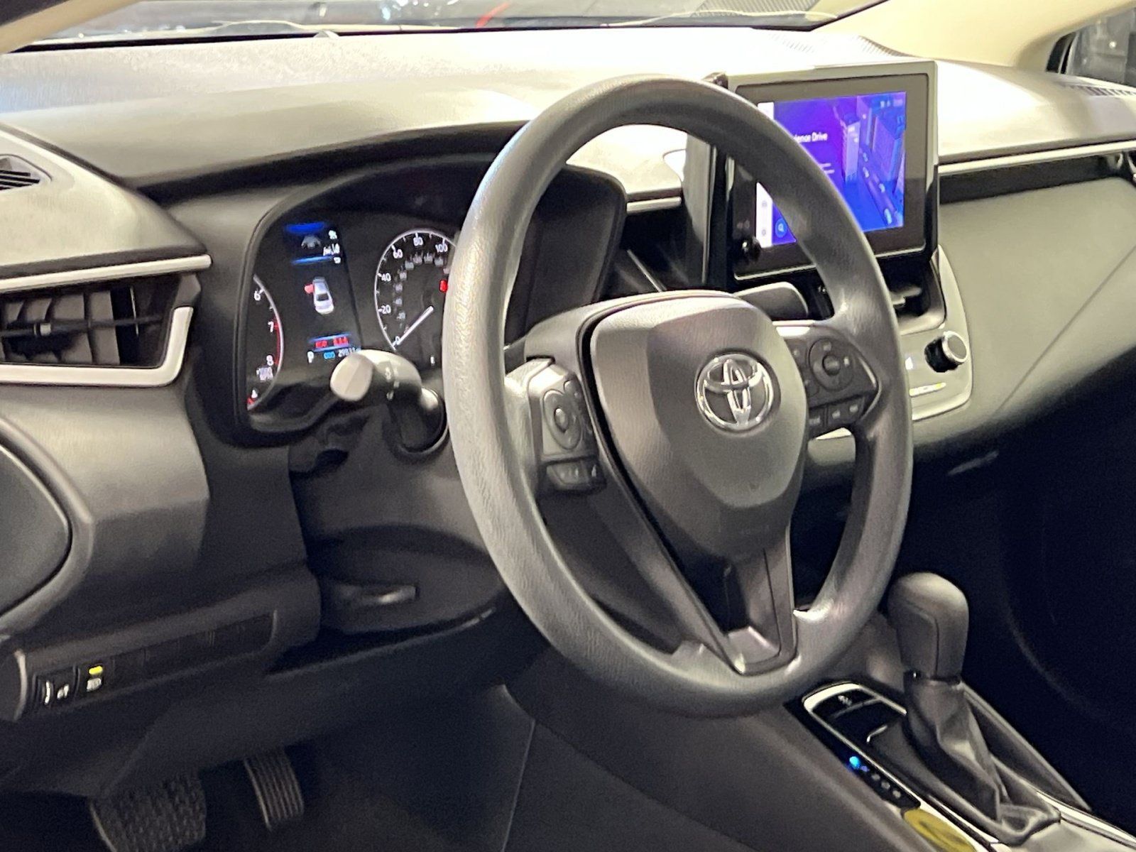 Used 2025 Toyota Corolla LE FWD image 16