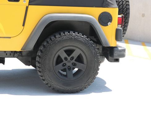 Used 2004 Jeep Wrangler X w/ Convenience Group AWD/4WD image 52