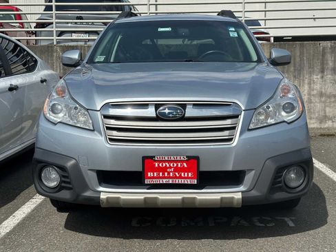 Used 2014 Subaru Outback 2.5i Limited image 2