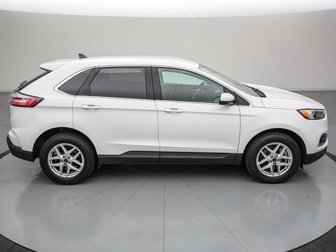Certified 2023 Ford Edge SEL w/ Convenience Package AWD/4WD image 3