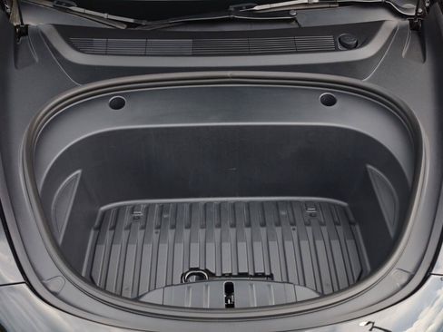 Used 2023 Tesla Model 3 Standard Range RWD image 11
