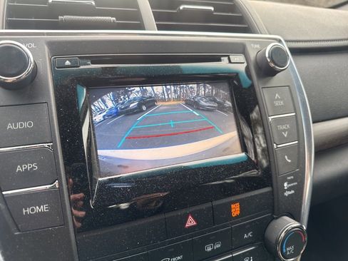 Used 2015 Toyota Camry LE image 4