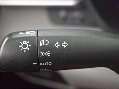 Used 2023 Toyota Highlander L image 26