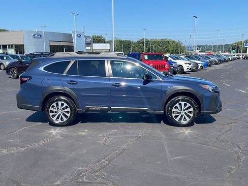 Used 2025 Subaru Outback Premium AWD/4WD image 6