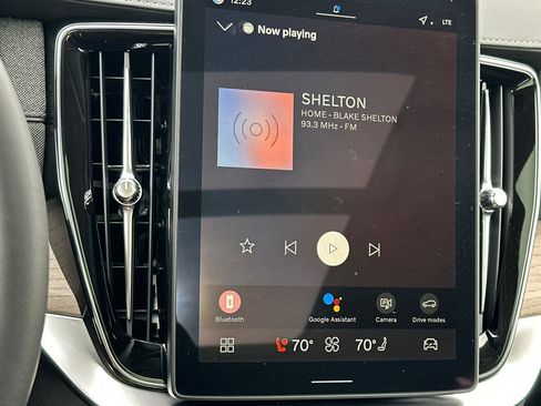 New 2026 Volvo XC90 B5 Plus w/ Protection Package Premier image 17