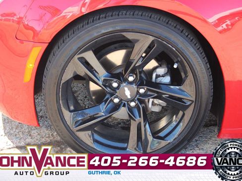 Used 2019 Chevrolet Camaro LT image 11
