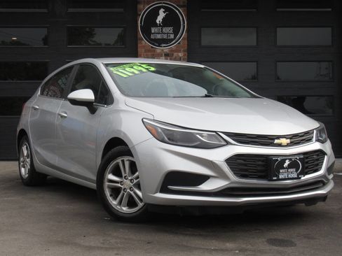 Used 2017 Chevrolet Cruze LT image 24