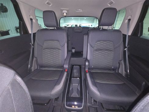 Used 2025 Nissan Pathfinder SV w/ SV Premium Package image 27