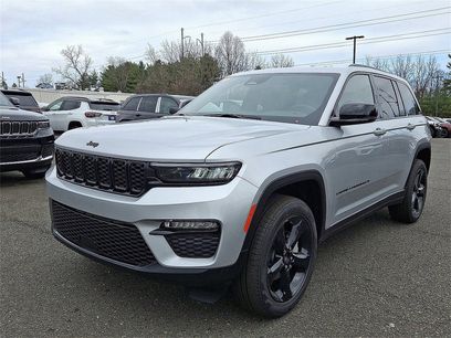 New 2025 Jeep Grand Cherokee Limited w/ Black Appearance Package