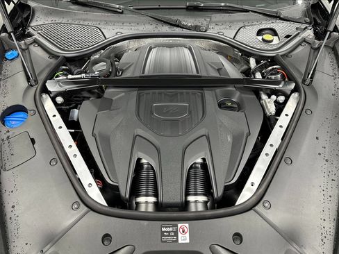 Certified 2025 Porsche Panamera 4 AWD/4WD image 48