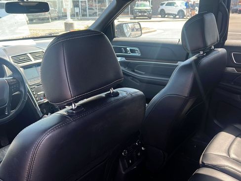 Used 2017 Ford Explorer Limited image 16