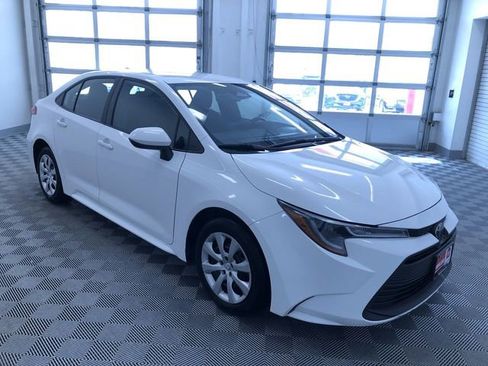 Certified 2025 Toyota Corolla LE image 35