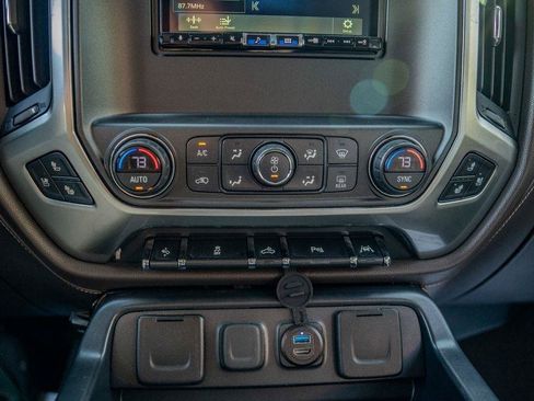 Used 2018 GMC Sierra 1500 SLT AWD/4WD image 24