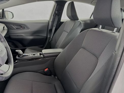 Used 2025 Toyota Prius LE FWD image 35