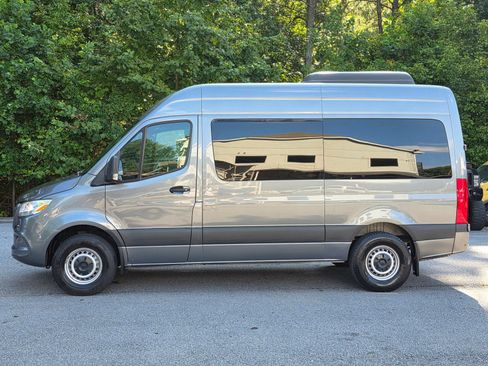 Used 2019 Mercedes-Benz Sprinter 2500 image 3