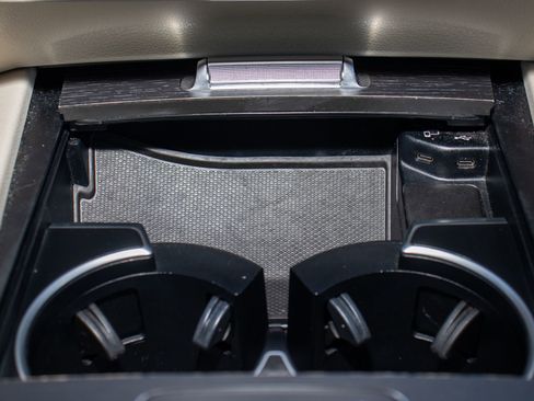 Used 2022 Mercedes-Benz GLS 450 4MATIC image 28