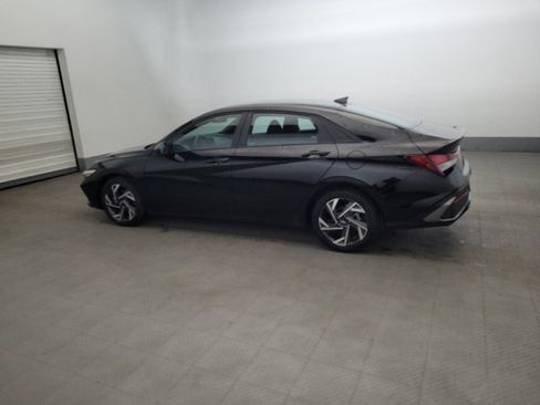 Used 2025 Hyundai Elantra Sport FWD image 3