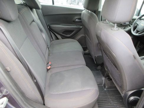 Used 2018 Chevrolet Trax LS FWD image 16