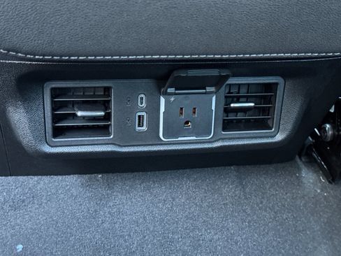 New 2026 GMC Sierra 1500 SLE image 13