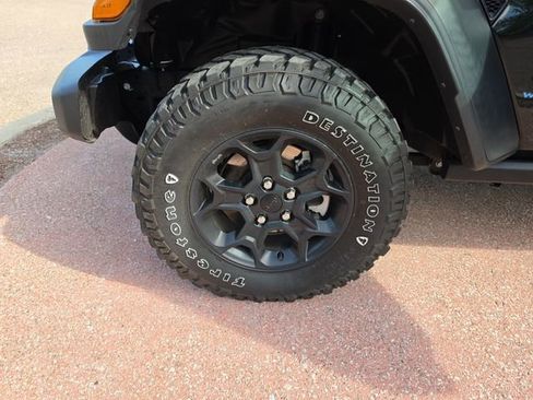 Used 2023 Jeep Wrangler Unlimited w/ Cold Weather Group AWD/4WD image 23