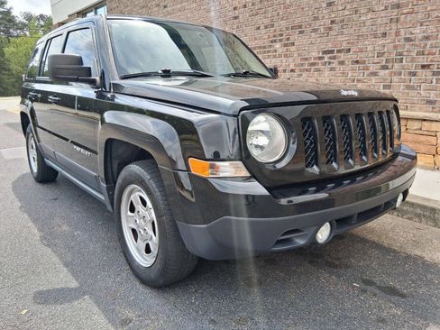 Used 2017 Jeep Patriot Sport w/ Power Value Group FWD image 7