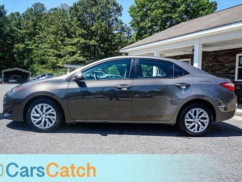 Used 2018 Toyota Corolla LE w/ Carpet Mat Package (TMS) FWD image 8