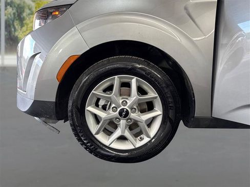 Used 2023 Kia Soul LX w/ Option Group 015 FWD image 18