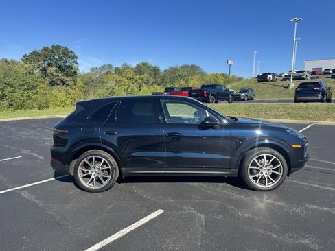 Used 2019 Porsche Cayenne image 2
