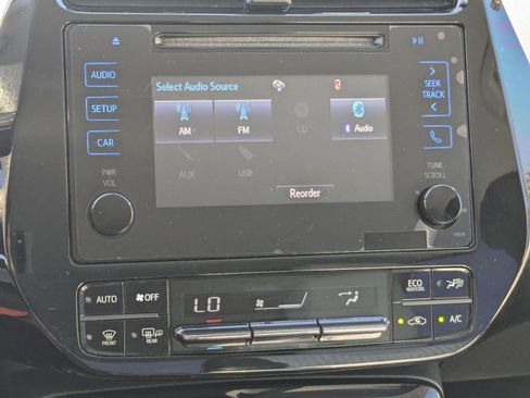 Used 2017 Toyota Prius Two image 14