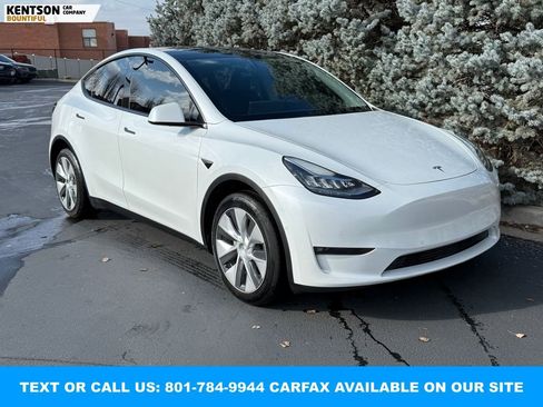 Used 2022 Tesla Model Y Long Range image 12