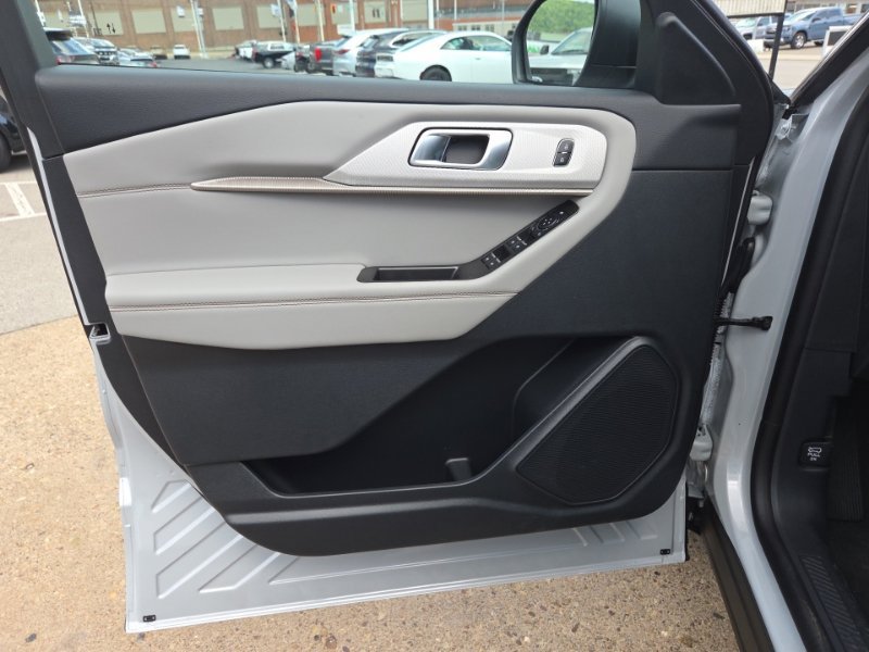 New 2026 Ford Explorer Active w/ Active Comfort Package AWD/4WD image 25