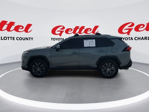 Used 2022 Toyota RAV4 XLE Premium image 5