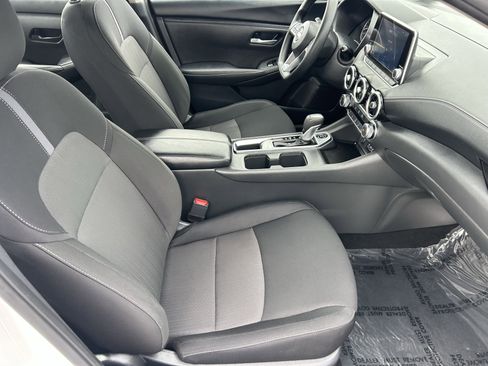 Used 2025 Nissan Sentra SV FWD image 9