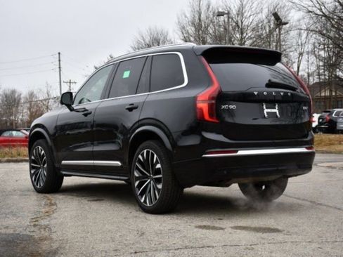 Certified 2025 Volvo XC90 B6 Plus image 5