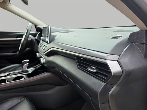 Used 2023 Nissan Altima 2.5 SR image 13