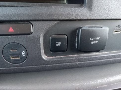 Used 2025 Ford E-350 and Econoline 350 Super Duty w/ Power Equipment Group image 31