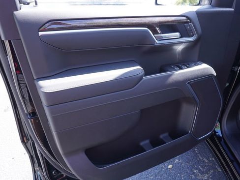 New 2026 GMC Sierra 1500 SLE w/ Preferred Package AWD/4WD image 15