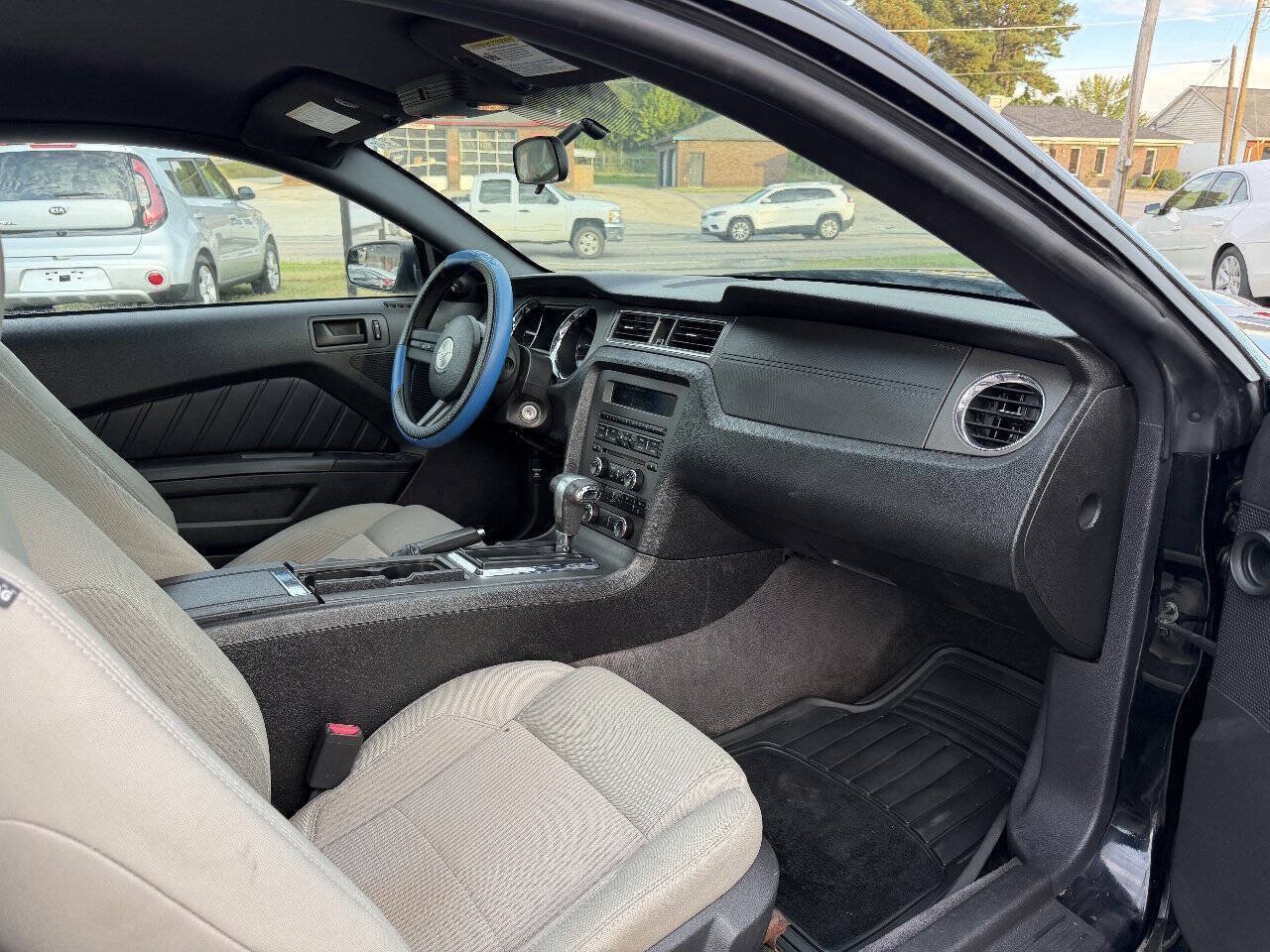 Used 2012 Ford Mustang Coupe RWD image 15
