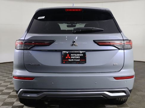New 2026 Mitsubishi Outlander SE FWD image 14