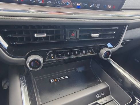 Used 2025 Chevrolet Tahoe Premier image 5